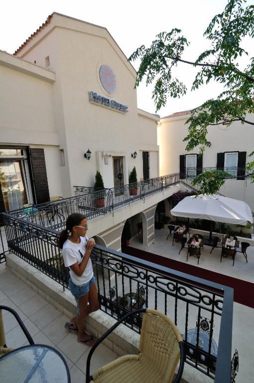 Vila Duric - Ex Hotel Duric Petrovac Екстериор снимка