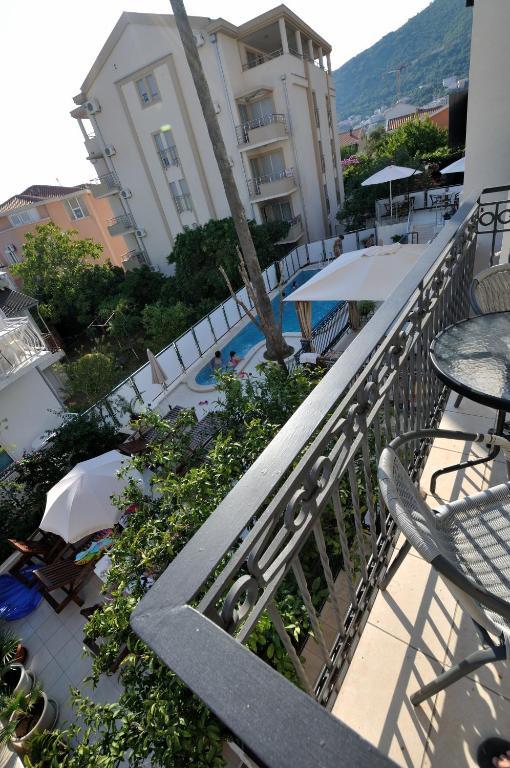 Vila Duric - Ex Hotel Duric Petrovac Екстериор снимка