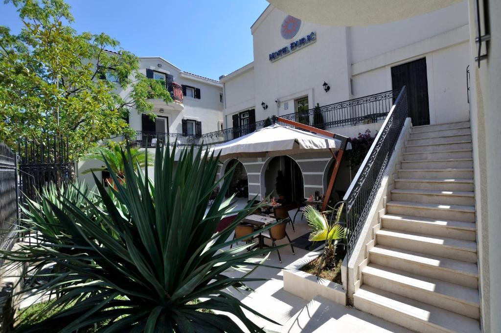Vila Duric - Ex Hotel Duric Petrovac Екстериор снимка