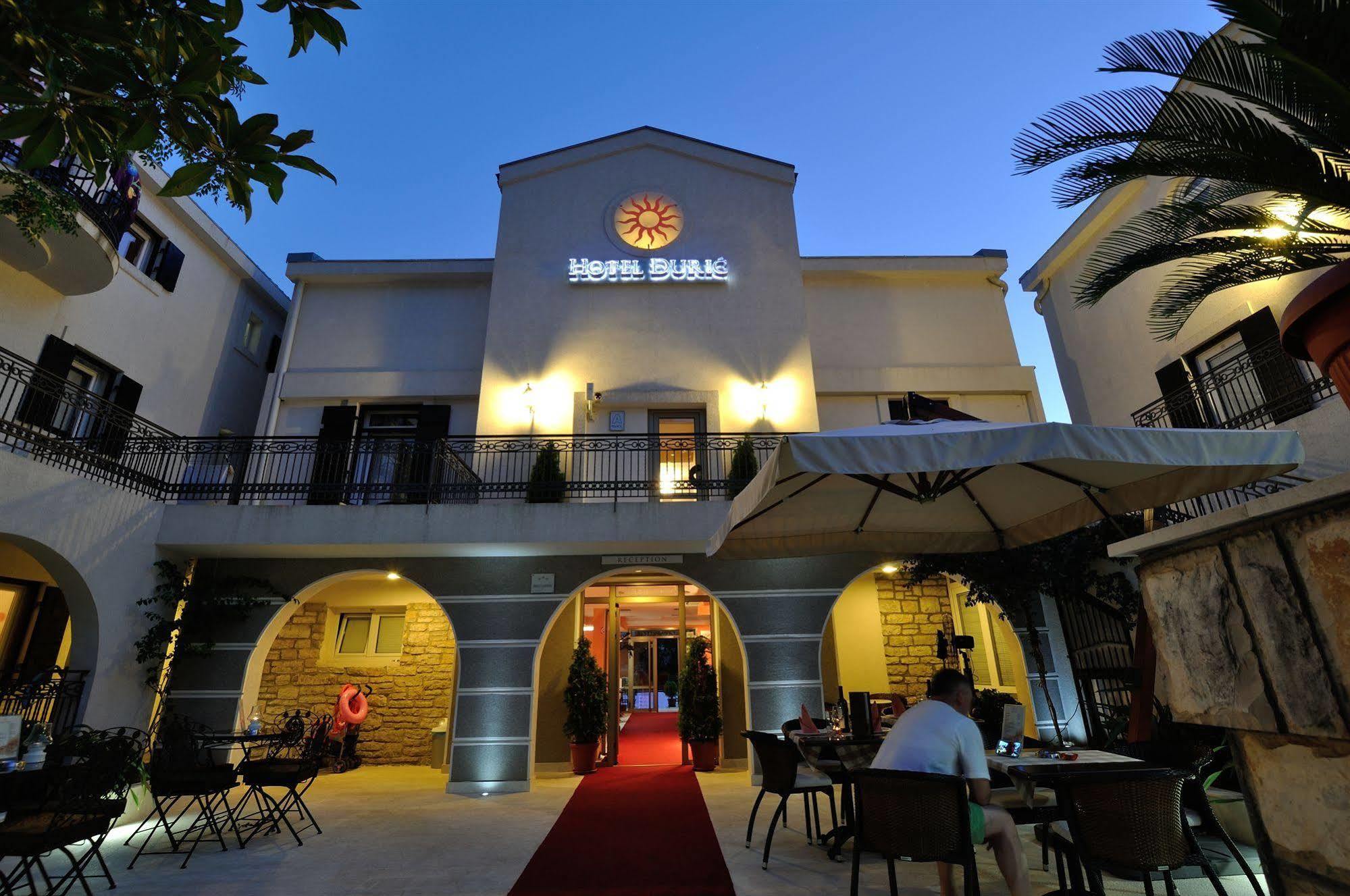 Vila Duric - Ex Hotel Duric Petrovac Екстериор снимка