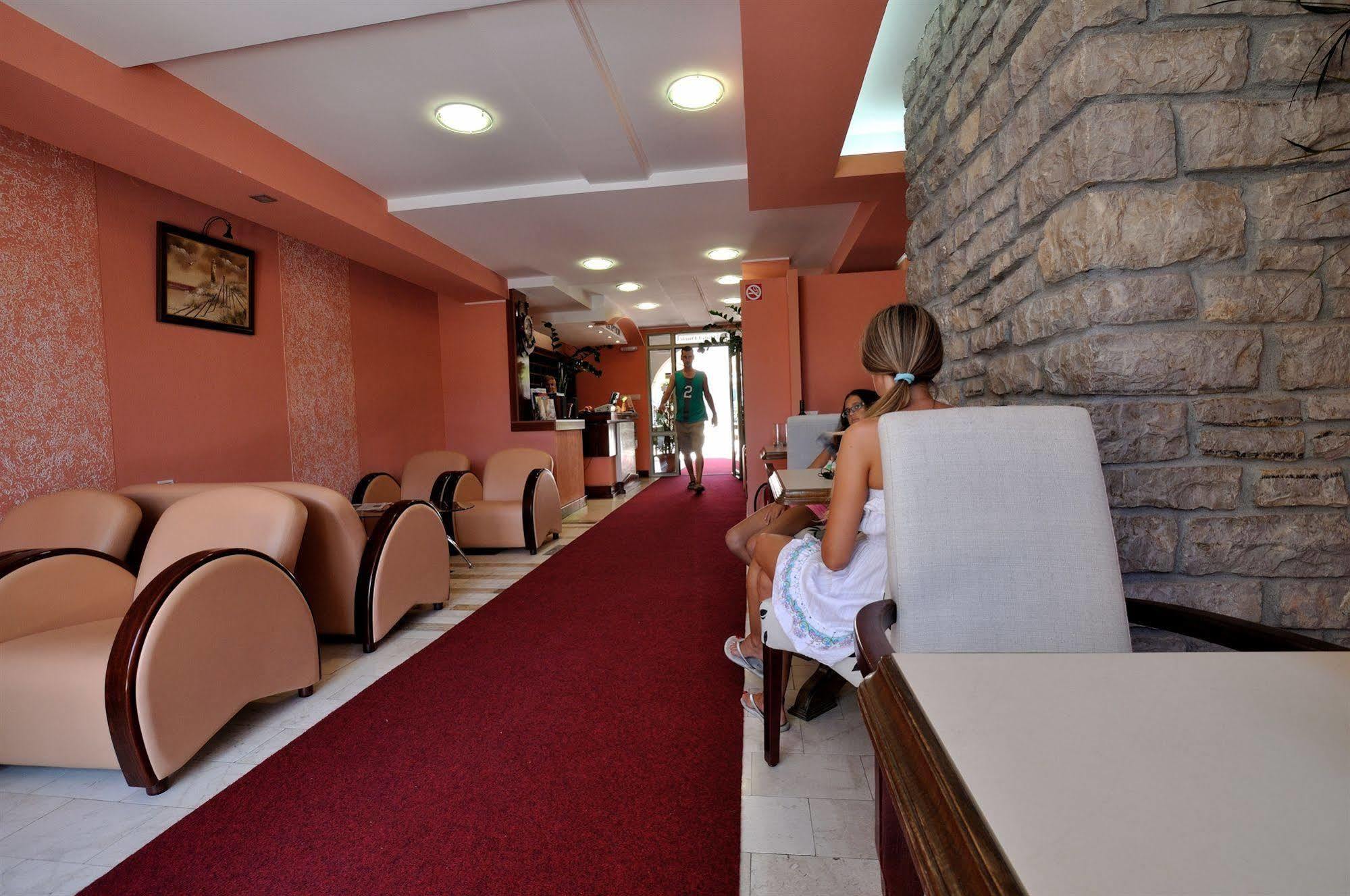 Vila Duric - Ex Hotel Duric Petrovac Екстериор снимка