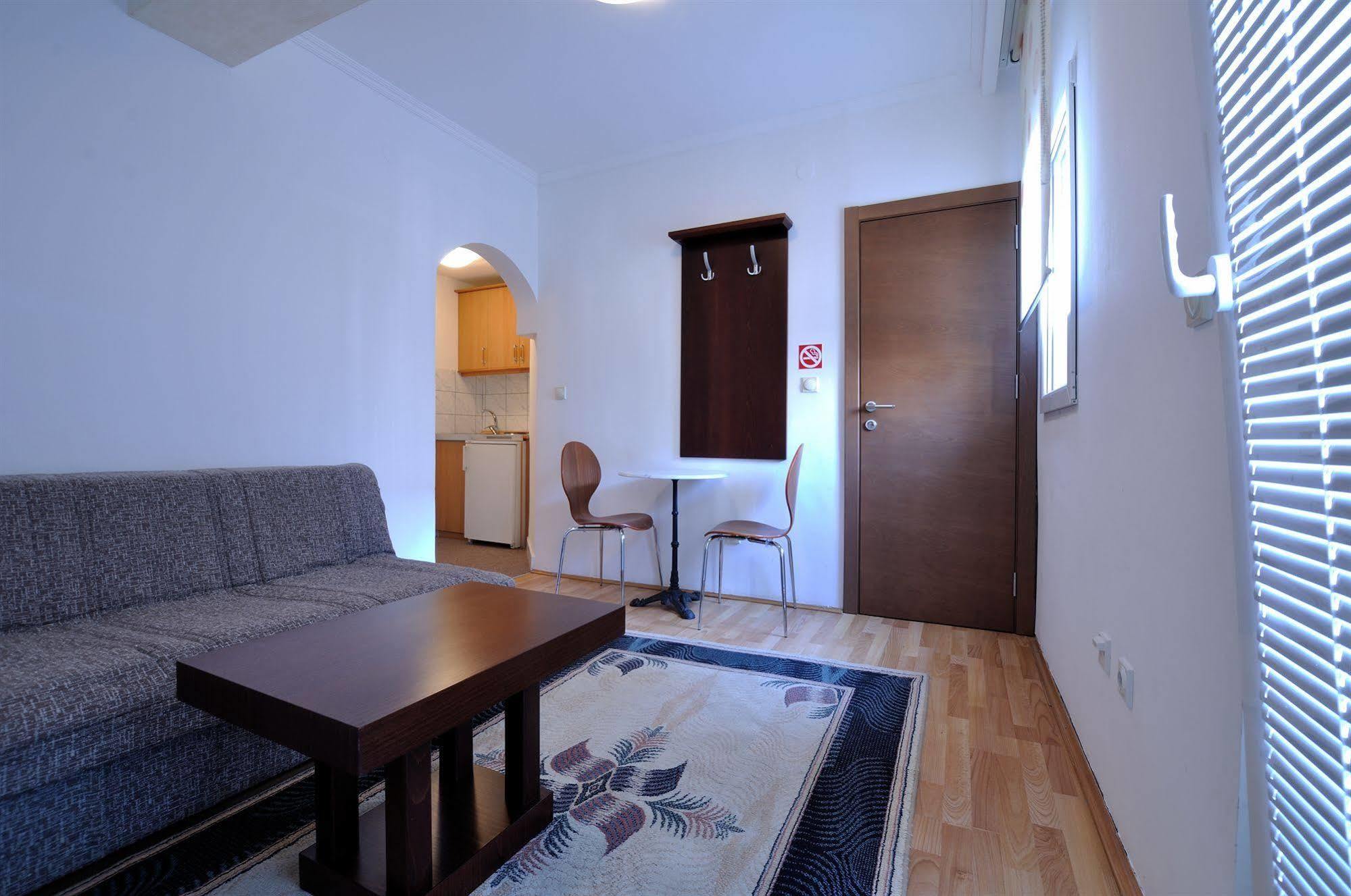 Vila Duric - Ex Hotel Duric Petrovac Екстериор снимка