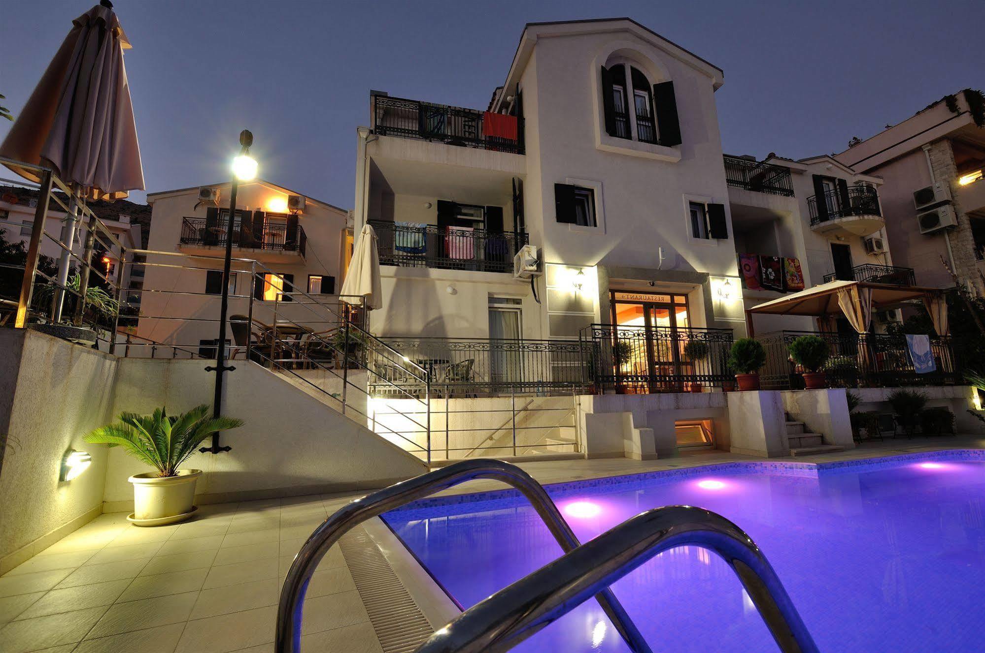 Vila Duric - Ex Hotel Duric Petrovac Екстериор снимка