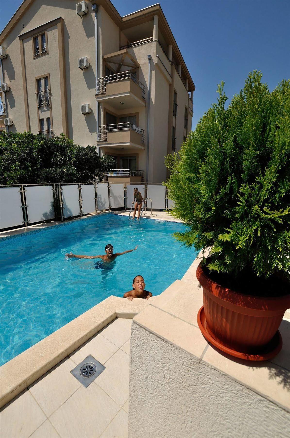 Vila Duric - Ex Hotel Duric Petrovac Екстериор снимка