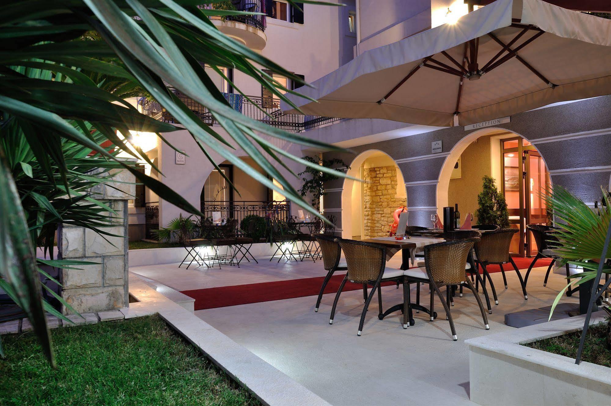 Vila Duric - Ex Hotel Duric Petrovac Екстериор снимка
