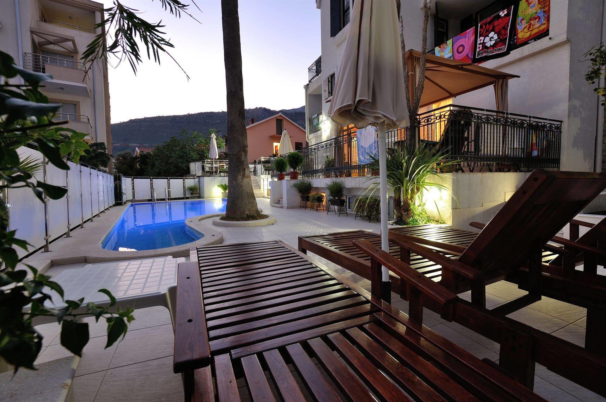 Vila Duric - Ex Hotel Duric Petrovac Екстериор снимка